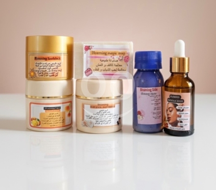 الصحة و الجمال في طرابلس - بشرة نقية ومُتألقة: مجموعة Blooming Skin لعلاج العيوب"