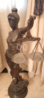 Antiques & Collectibles dans Ballouneh - Monumental Solid Bronze Lady Justice Statue - Heavy & Highly Detailed