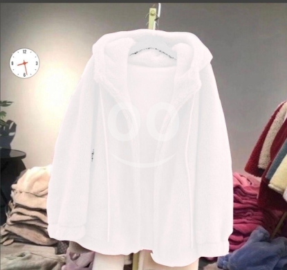 Clothes, Footwear & Accessories in Loussiya - جاكيت فرو نسائي
