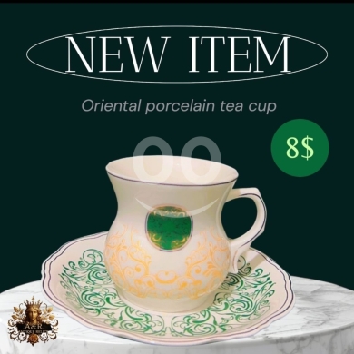 Antiques & Collectibles dans Dekouaneh - Oriental Porcelain Tea Cup & Saucer Set | Gold & Green Arabesque Motif | Unique Vintage China - $8