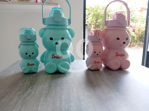 Autres biens dans Barja - 2-Pack Cute Bear Water Bottles with Straw - Large & Small Pastel Pink/Blue Set