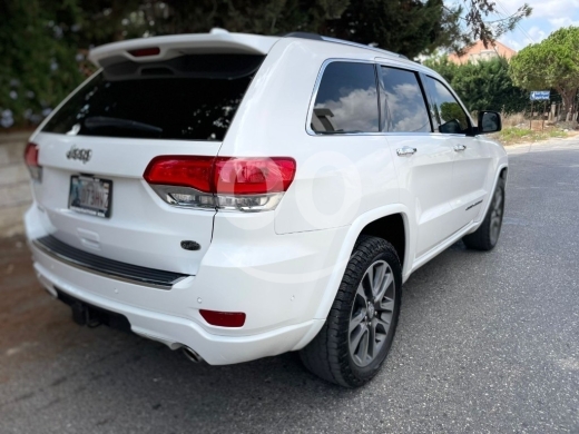 2017 Jeep Grand Cherokee Overland V8 - White Luxury SUV - Low Mileage — 9