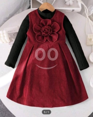 Clothes, Footwear & Accessories in Beirut City - Elegant Burgundy Corduroy Dress