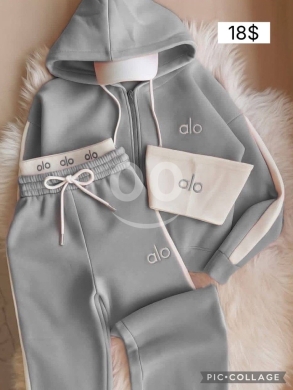 Clothes, Footwear & Accessories in Jounieh - طقم ترينينج نسائي 3 قطع نوعية ممتازة | Women&rsquo;s High-Quality 3-Piece Tracksuit Set