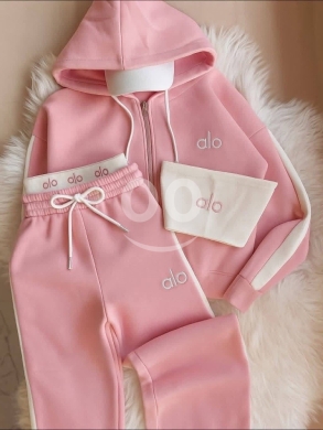 طقم ترينينج نسائي 3 قطع نوعية ممتازة | Women’s High-Quality 3-Piece Tracksuit Set — 3