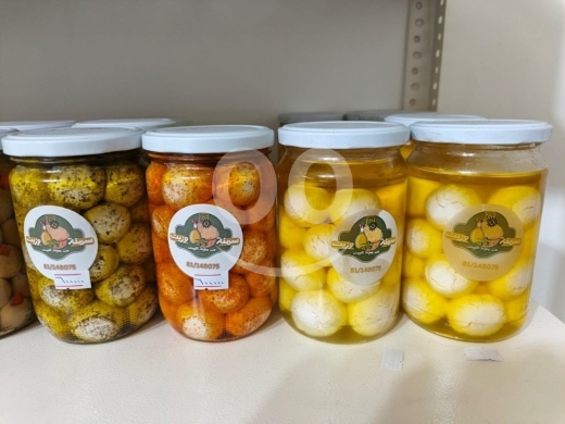 Other Goods in Beirut City - Authentic Goat Labneh Balls in Olive Oil