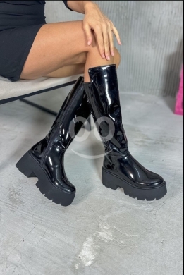 Clothes, Footwear & Accessories in Azmi - winter boots