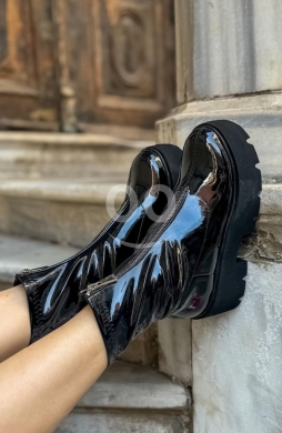 Clothes, Footwear & Accessories in Azmi - winter boots
