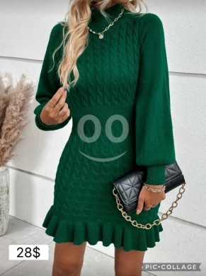Clothes, Footwear & Accessories in Beirut City - فستان صوف أخضر أنيق بتصميم ضفائر وتفاصيل كشكش | Elegant Green Cable-Knit Wool Dress with Ruffled Hem