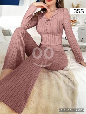 Vêtements, chaussures et accessoires dans Beyrouth - طقم لايكرا مضلع وردي قطعتين بتصميم عصري مريح | Elegant Pink Ribbed Lycra Two-Piece Wide-Leg Set