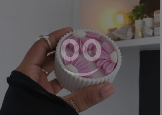 السلع الأخرى في عزمي - Pink Daisy Handmade Soy Wax Candle
