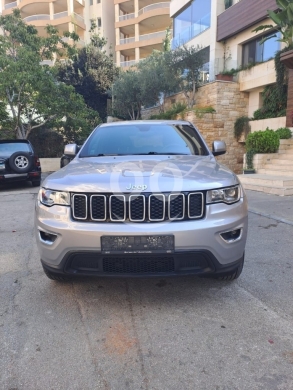 Jeep in Beirut City - جيب جراند شيروكي لاريدو 2017 بحالة ممتازة | Pristine 2017 Jeep Grand Cherokee Laredo