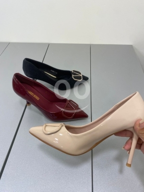 Vêtements, chaussures et accessoires dans Azmi - Elegant Pointed Toe Heels for Women - Buckle Detail