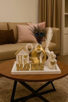 Other Goods in Azmi - Elegant Gold & White Home Family Decor Set