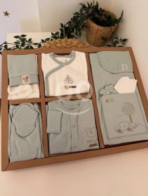 Baby & Kids Stuff in Zouk Mikaël - طقم استقبال مواليد ولادي 10 قطع قطن 100% | Boys&rsquo; 10-Piece 100% Cotton Baby Gift Set