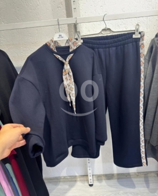 Vêtements, chaussures et accessoires dans Tripoli - Chic Navy Athleisure Set