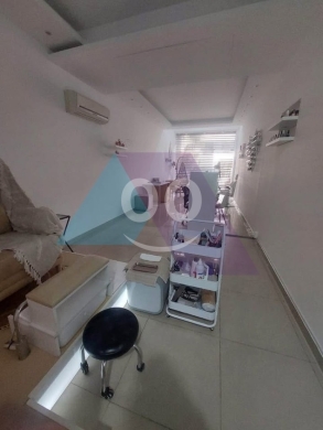Commercials for sale in Zalka - 185m2 -3 floors-store with Prime Location 4sale in Zalkaمتجر في الزلقاPE1S29