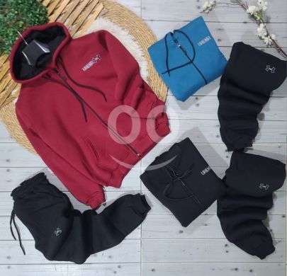 Vêtements, chaussures et accessoires dans Abbassiyeh - سرفتمون رجالي قطن تركي سميك مع قبعة وسحاب | Men&#039;s Thick Turkish Cotton Tracksuit with Hood