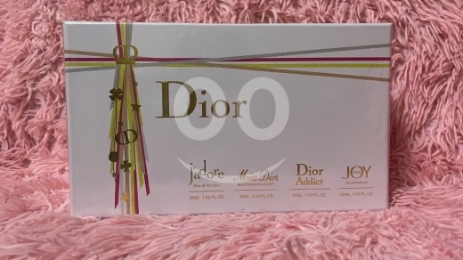 Health & Beauty in Tabbaneh - طقم عطور ديور النسائي الفاخر 4 قطع سعة 30 مل | Dior Luxury Women&#039;s Fragrance Set 4-Piece 30ml Each