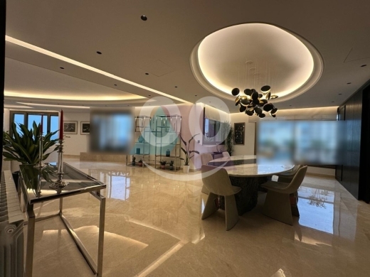Apartments for sale in Rawche - Spacious 375 m2 apartment/Prime Location/+sea view 4sale in Rawche - شقة في الروشةMH63A88