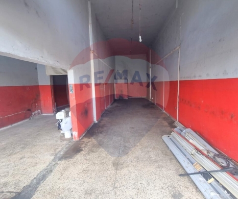 عقارات تجارية للبيع في القبه - R9-2895 Two Connected Shops for Sale in Kobbeh Tripoli - 106 m² with Parking