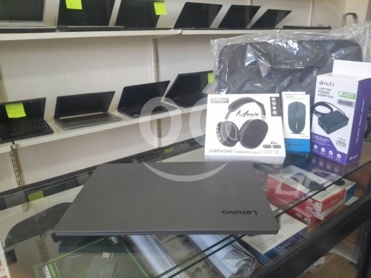 Computers Parts & Software Accessories in Temnine - Laptop Lenovo
