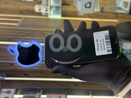 أيفون XR مساحة 128 جيجابايت مستعمل نظيف جداً - بطارية 82% | iPhone XR 128GB Used Like New… — 2