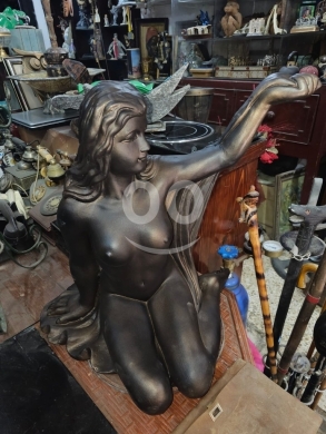 Antiques & Collectibles dans Beyrouth - Unique Large Gypsum Statue (Jafseen) for Luxury Home Decor - 55cm x 40cm