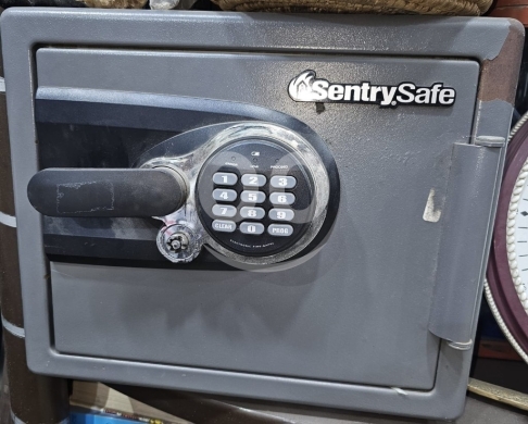 Other Goods in Beirut City - Heavy-Duty SentrySafe Security Vault with Electronic Lock & Key - American Made