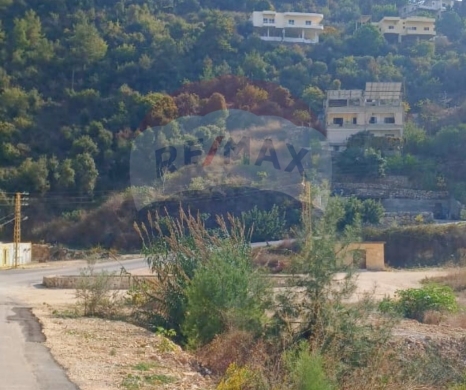 Apartments for sale in HajjehJbeili - R9-2902 Land for Sale in Keserwan - 1050 m² Zoning 25/50