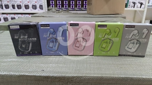 Mobile accessories in Beirut City - سماعات الترا بودز ماكس اللاسلكية بشاشة LED وألوان عصرية | Ultrapods Max True Wireless Earphones