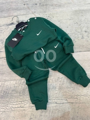 Baby & Kids Stuff in Beirut City - Nike-Style Solid Green Cotton Sweatshirt & Jogger Set for Toddlers (9-24 Months)