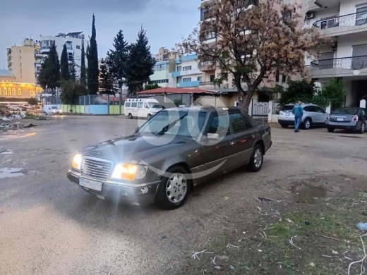 مرسيدس بنز في طرابلس - Mercedes-Benz 300 موديل ٨٨