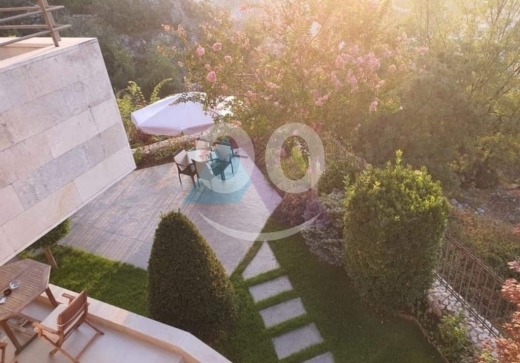 Villas for sale in Feytroun - 350m2 villa+320m2 Garden+mountain view 4sale in the heart of FaytrounPE1V92