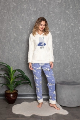 Vêtements, chaussures et accessoires dans Abbassiyeh - بيجامة نسائية موهير تركية دافئة مع قبعة وجيب | Warm Turkish Mohair Women&#039;s Pyjama Set with Hood