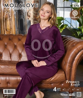 Vêtements, chaussures et accessoires dans Abbassiyeh - طقم بيجامة مخمل نسائي تركي بنفسجي راقي | Elegant Purple Turkish Velvet Women&#039;s Pyjama Set