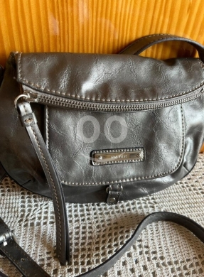 Vêtements, chaussures et accessoires dans Dahr el-Ain - Nine West Monogram Crossbody Bag - New with Functional Umbrella Pocket