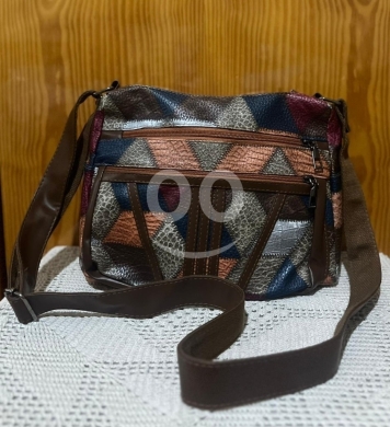Vêtements, chaussures et accessoires dans Dahr el-Ain - Multi-Zip Organizer Crossbody Bag - Burgundy 5-Pocket Travel Purse with Umbrella Holder