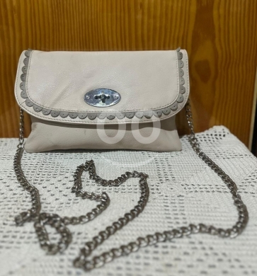 Luccio Cream Quilted Crossbody Bag - Luxury Leather Look with Gold Chain — 2