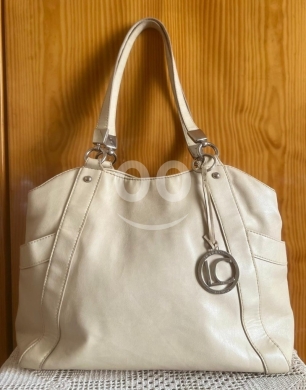 Liz Claiborne Cream Leather Slouchy Tote Bag - Spacious Shoulder Purse (45cm) — 2