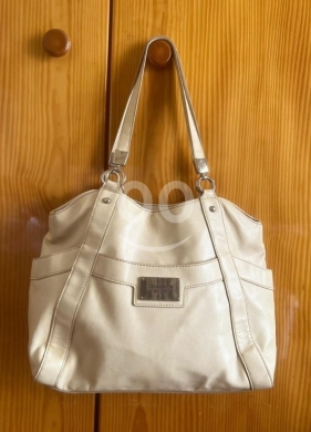 Clothes, Footwear & Accessories in Dahr el-Ain - Liz Claiborne Cream Leather Slouchy Tote Bag - Spacious Shoulder Purse (45cm)