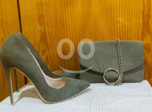 Vêtements, chaussures et accessoires dans Dahr el-Ain - Special Offer! H&M Olive Green Crossbody Bag & Vertico Faux Suede Heels (Size 40)
