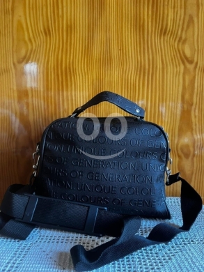 Clothes, Footwear & Accessories in Dahr el-Ain - Chic Double Zip Crossbody Bag - Compact Shoulder Purse $20 \times 25 \text cm $ - Multi-Compartment