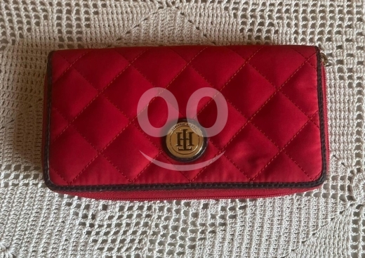 Clothes, Footwear & Accessories in Dahr el-Ain - Authentic Tommy Hilfiger Quilted Red Nylon Zip-Around Wallet | Travel Organizer