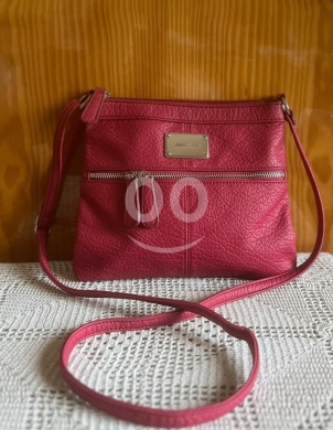 Vêtements, chaussures et accessoires dans Dahr el-Ain - Vibrant Nine West Magenta Pink Crossbody Bag | Textured Faux Leather - Dual Zip Pockets