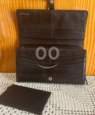 Le Tanneur Genuine Leather Foldover Wallet with Detachable Card Holder | Black Organizer — 6