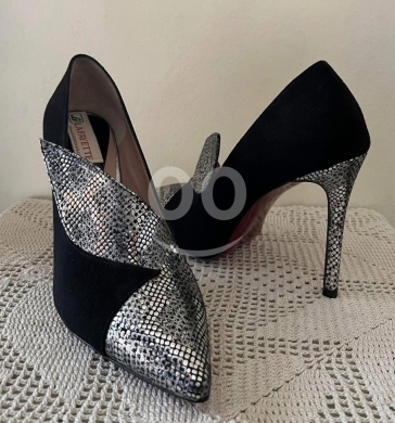 Vêtements, chaussures et accessoires dans Dahr el-Ain - New! LA FAYETTE Two-Tone Heels | Black Patent Leather & Burgundy Suede Pumps - Size 40