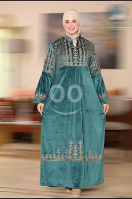 Clothes, Footwear & Accessories in Dawhet Aramoun - عباية مخمل فاخرة مطرزة - فستان قفطان شتوي محتشم