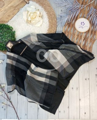 Vêtements, chaussures et accessoires dans Abbassiyeh - كاب نسائي جوخ ناعم كارو وجهين سميك ودافئ | Women&#039;s Double-Face Plaid Soft Wool Winter Cape