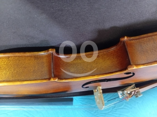 Antiques & Collectibles dans Al Sharkiyeh - 4/4 europian violin
